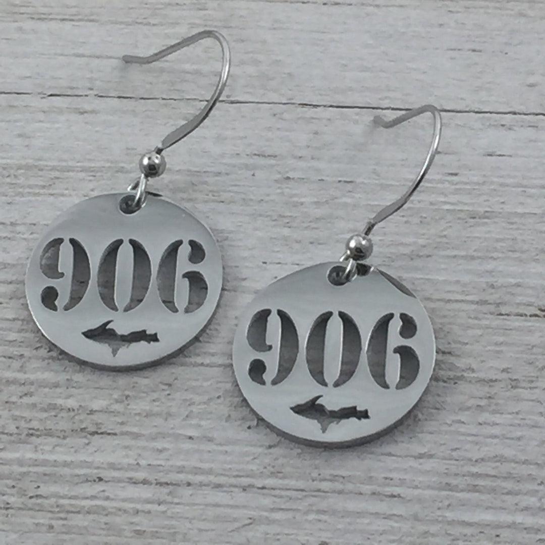 906 UP Cutout earrings - Be Inspired UP