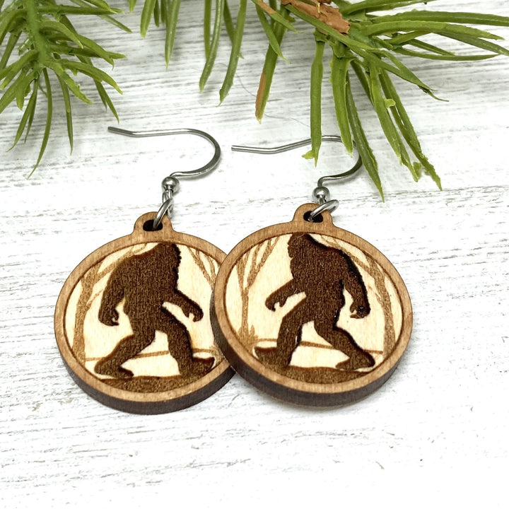 Bigfoot in the Woods Earrings wood engraved - Be Inspired UP