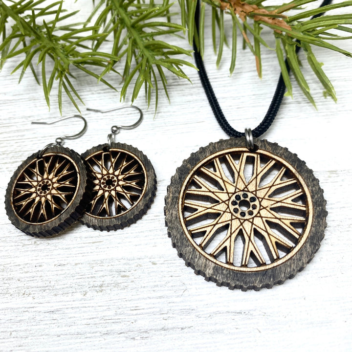 Bike Tire Earrings wood engraved - Be Inspired UP