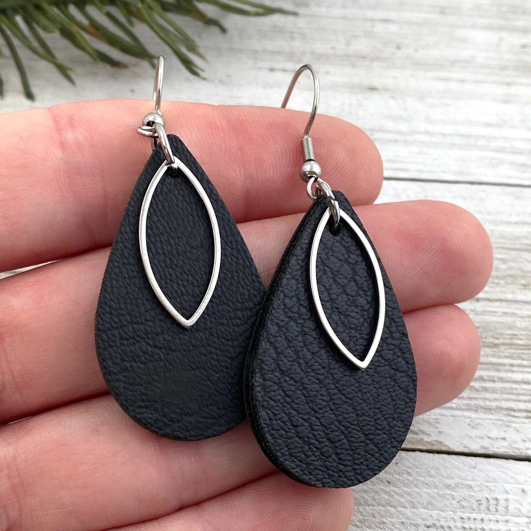 Black leather earrings teardrop shape with charm - Be Inspired UP