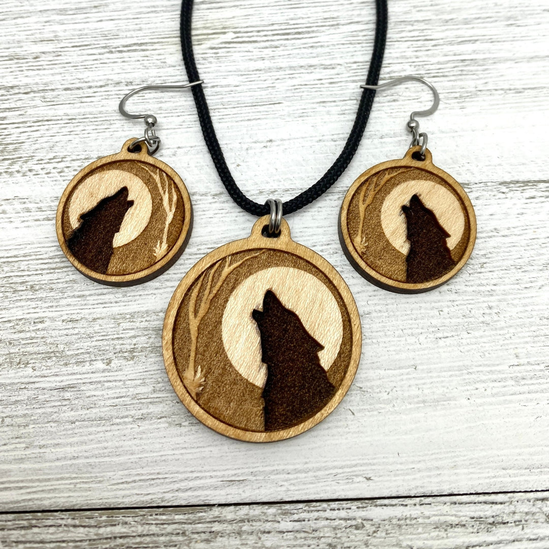Lone Wolf Wooden Large Pendant - Be Inspired UP