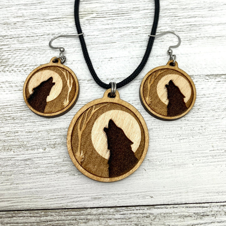 Lone Wolf Wooden Large Pendant - Be Inspired UP