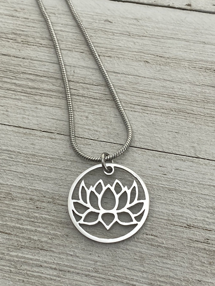 Lotus Flower Pendant large or petite - Be Inspired UP