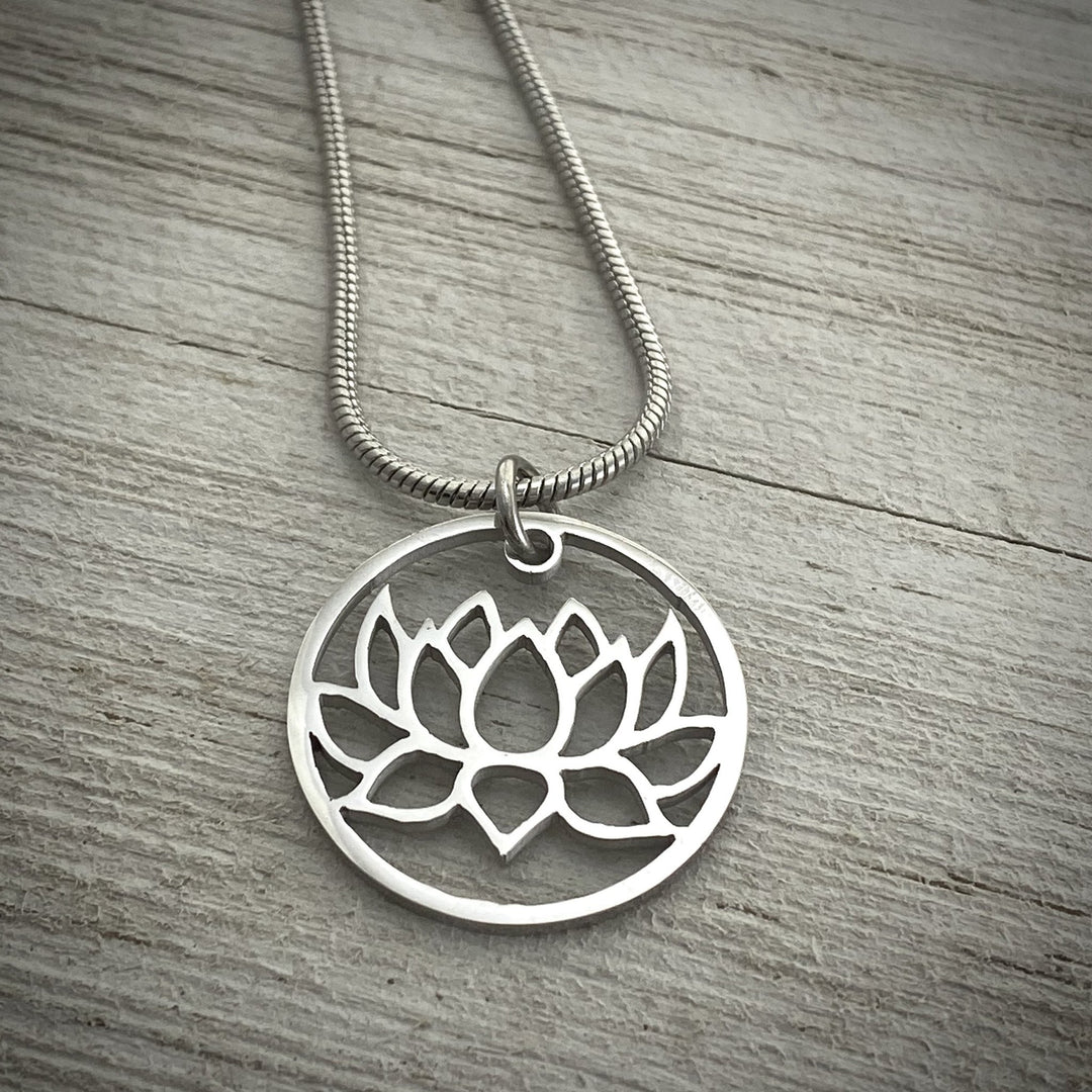 Lotus Flower Pendant large or petite - Be Inspired UP