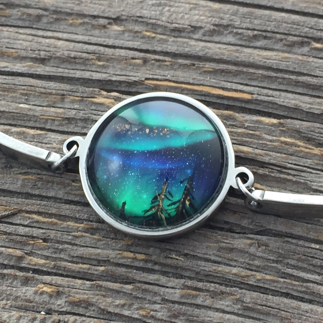Northern Lights "Tree Tops" Bracelet** - Be Inspired UP