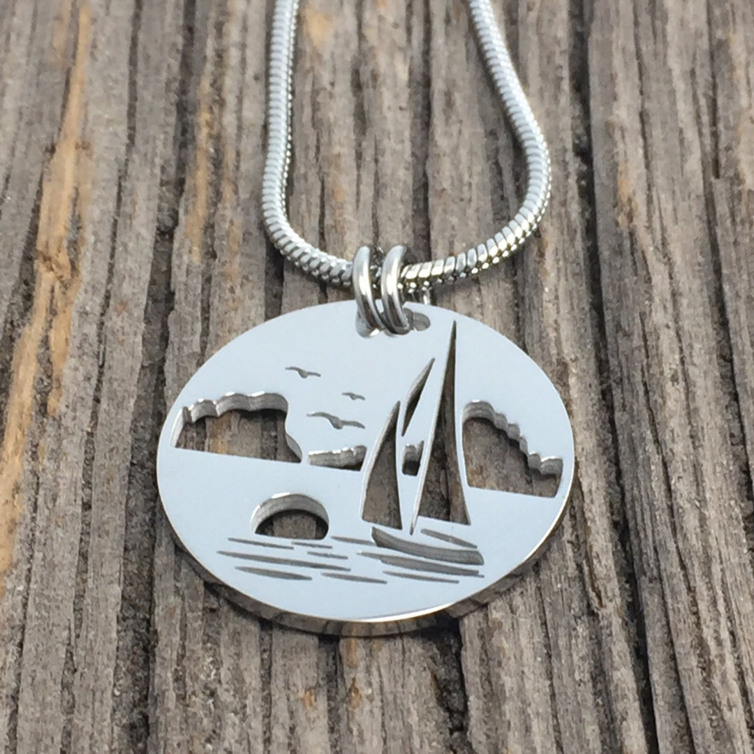 Sailboat Circle Pendant - Be Inspired UP