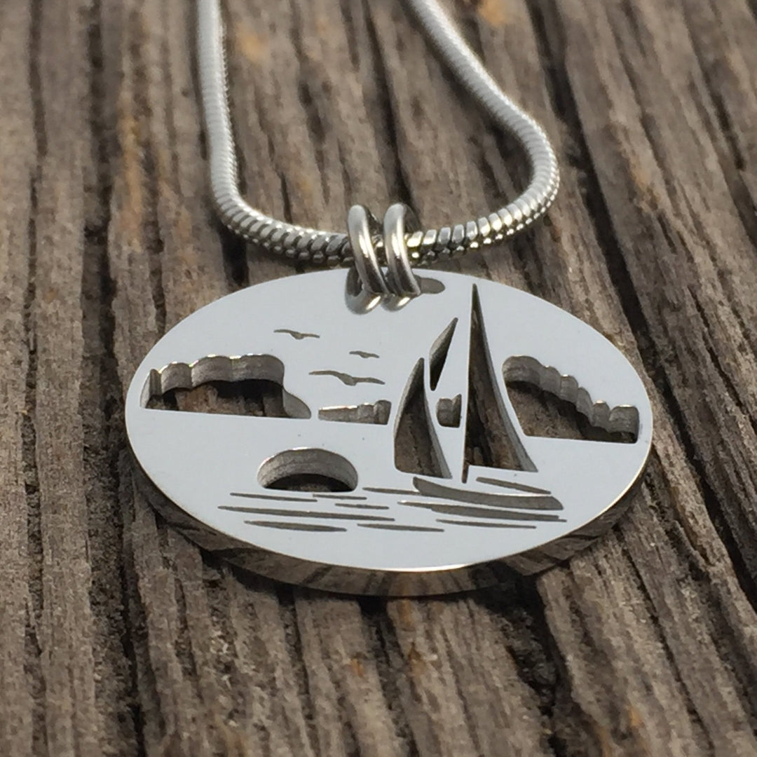 Sailboat Circle Pendant - Be Inspired UP