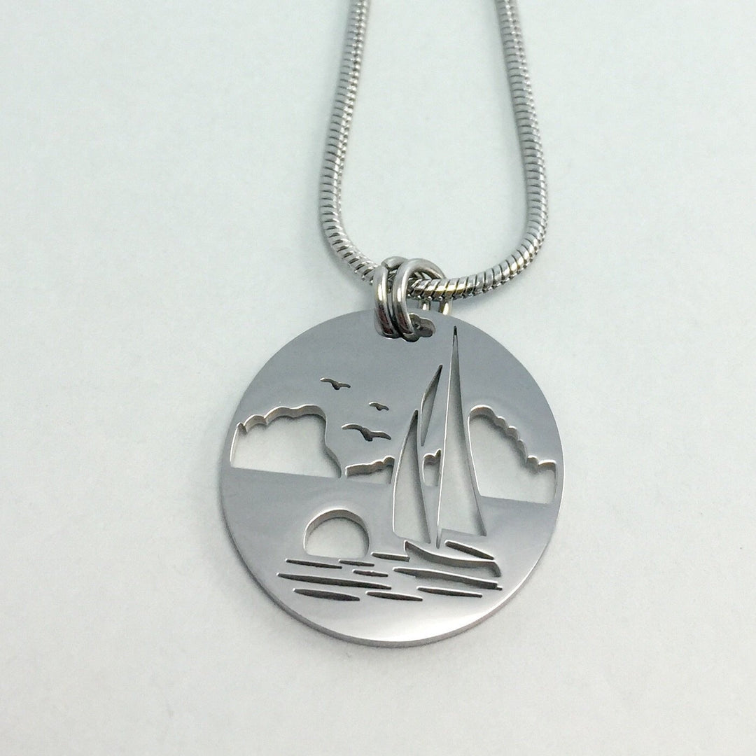 Sailboat Circle Pendant - Be Inspired UP