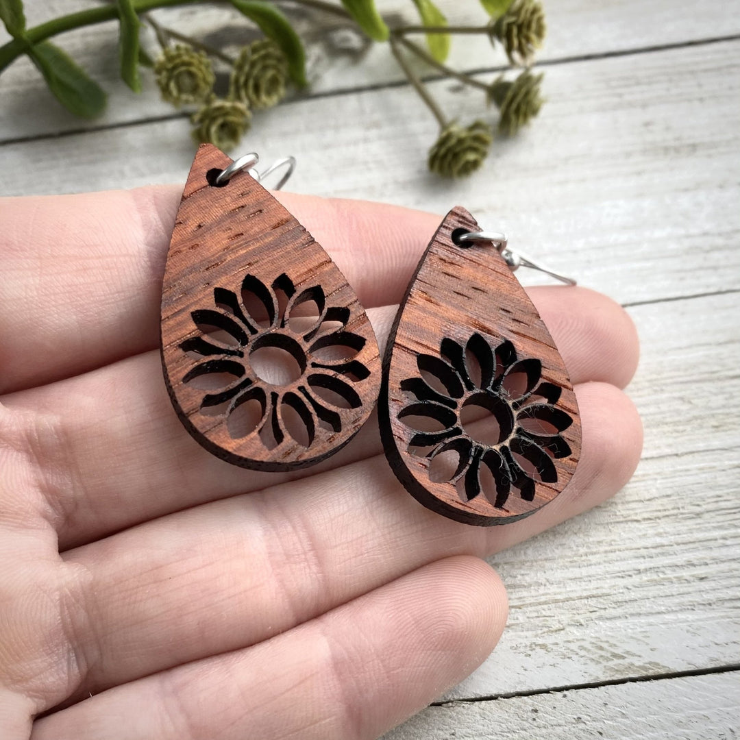 Sunflower wood Earrings - Be Inspired UP