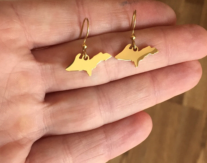 UP Outline Earrings, Gold - Be Inspired UP